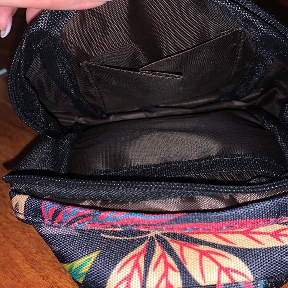 ✨SUPERZOOM LIMITED EDITION 1971 CROSSBODY BAG - Picture 4 of 6